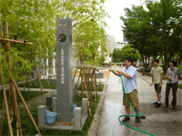 7月20日大隈重信候・雉子橋邸跡記念碑の清掃